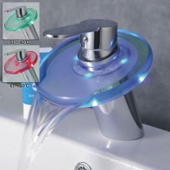 Single Handle Waterfall LED Chrome Bathroom Sink Faucet (QH0820F)